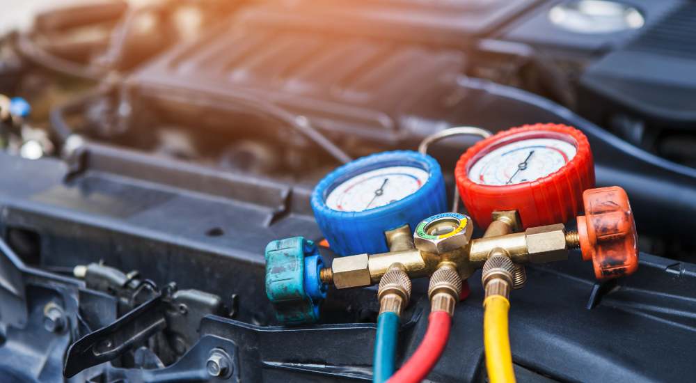 Car air conditioner check service and leak detection