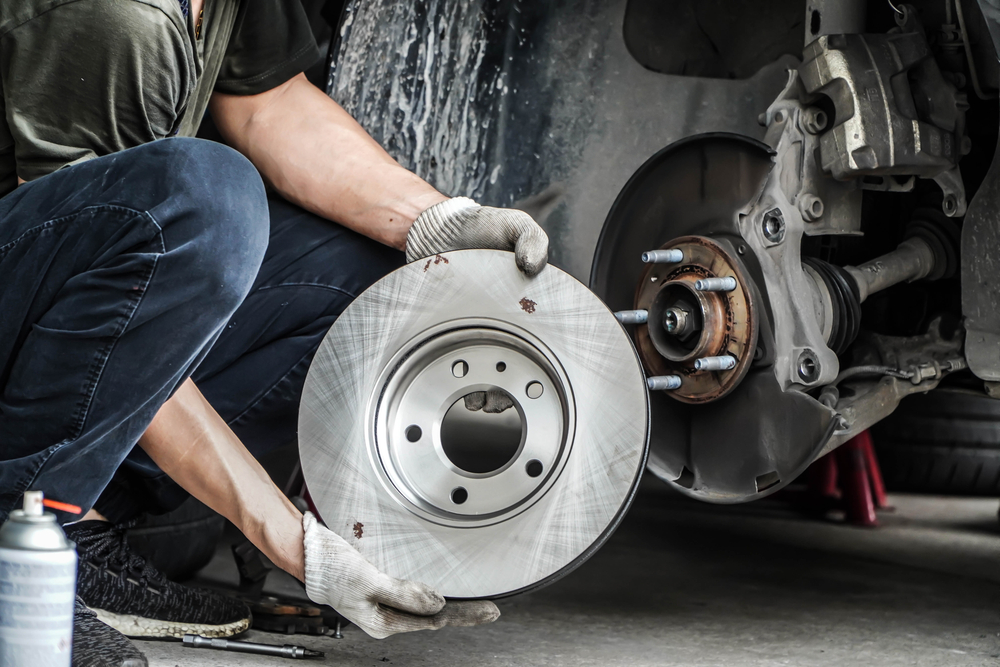 Brand,New,Brake,Discs,For,Garage,Cars ,Auto,Mechanic,in,Process